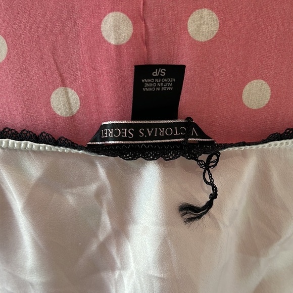 VICTORIA’S SECRET NEW WHITE & BLACK CAMISOLE size small - Picture 8 of 12